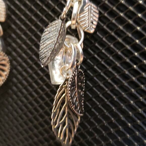 Silver multi-leaf earrings - Picture 5 of 6